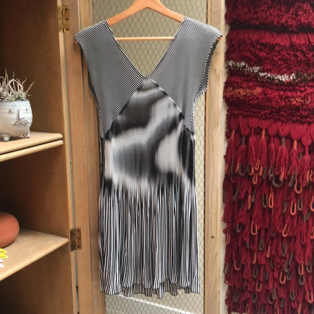 Vintage Vivienne Tam Accordion Pleated Mini Dress - Picture 7 of 9